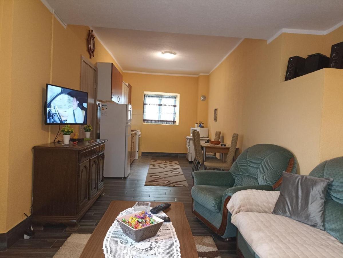 Villa Feel The Karuch à Cetinje Extérieur photo