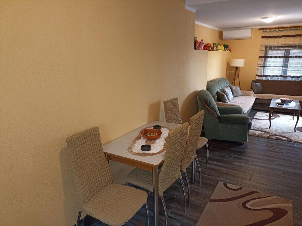 Villa Feel The Karuch à Cetinje Extérieur photo