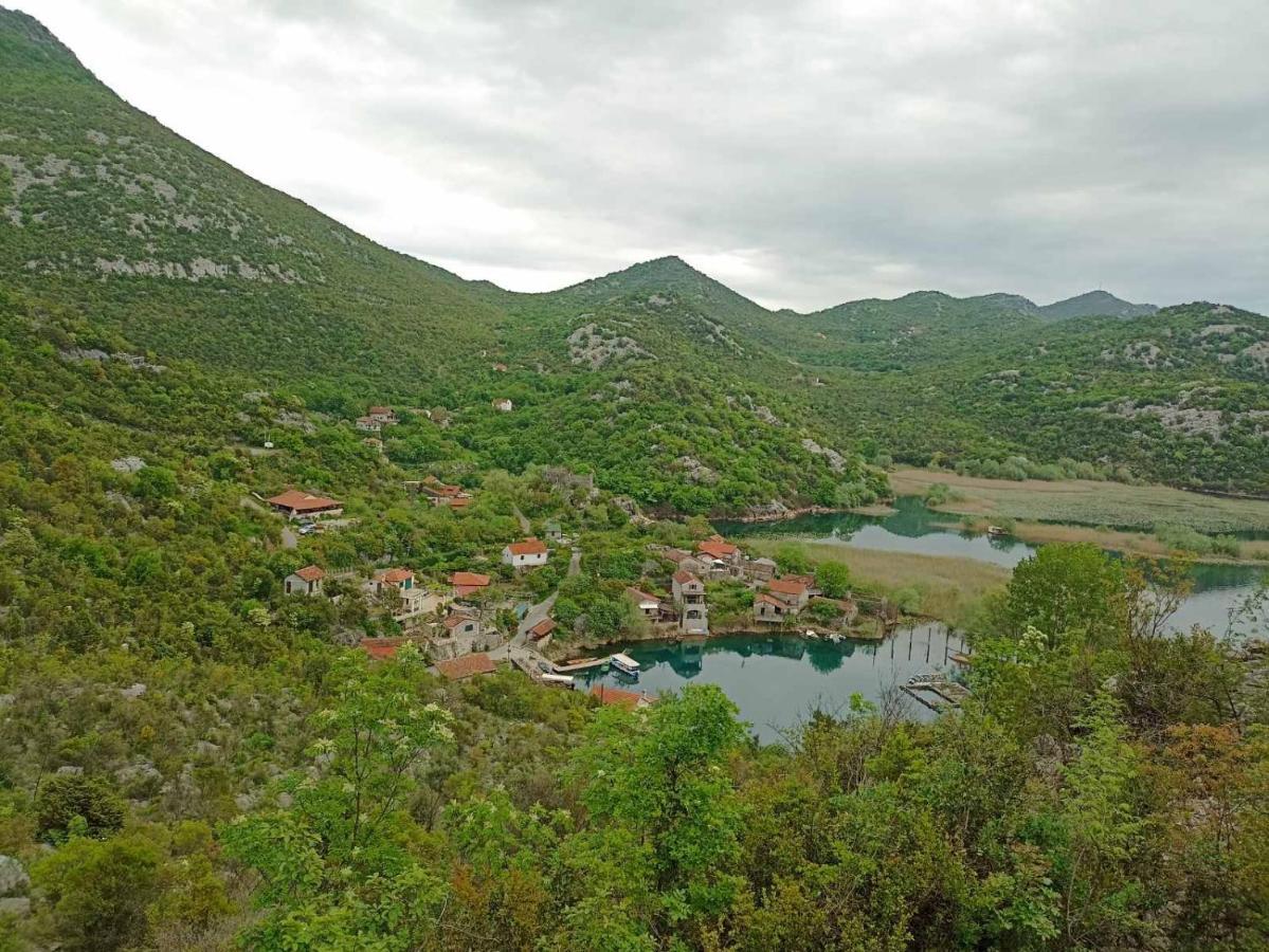 Villa Feel The Karuch à Cetinje Extérieur photo