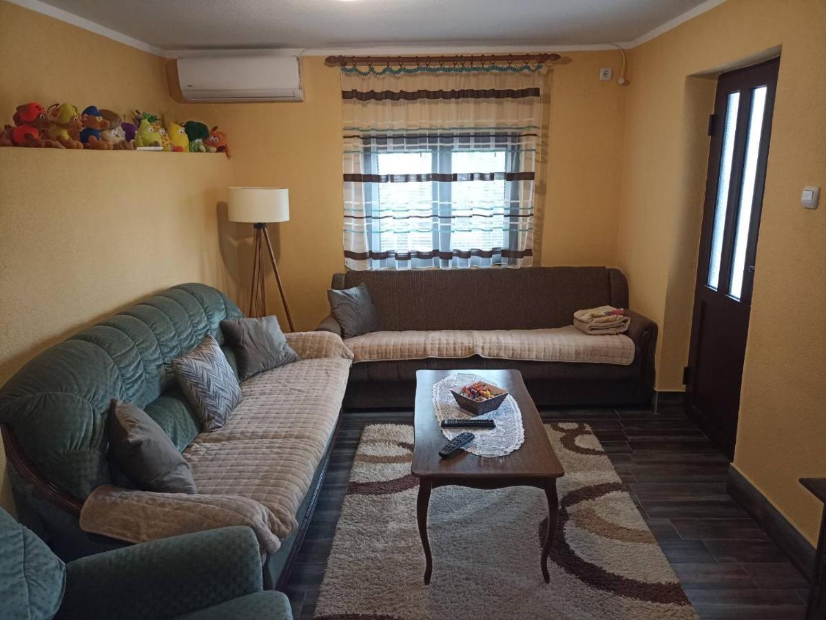 Villa Feel The Karuch à Cetinje Extérieur photo