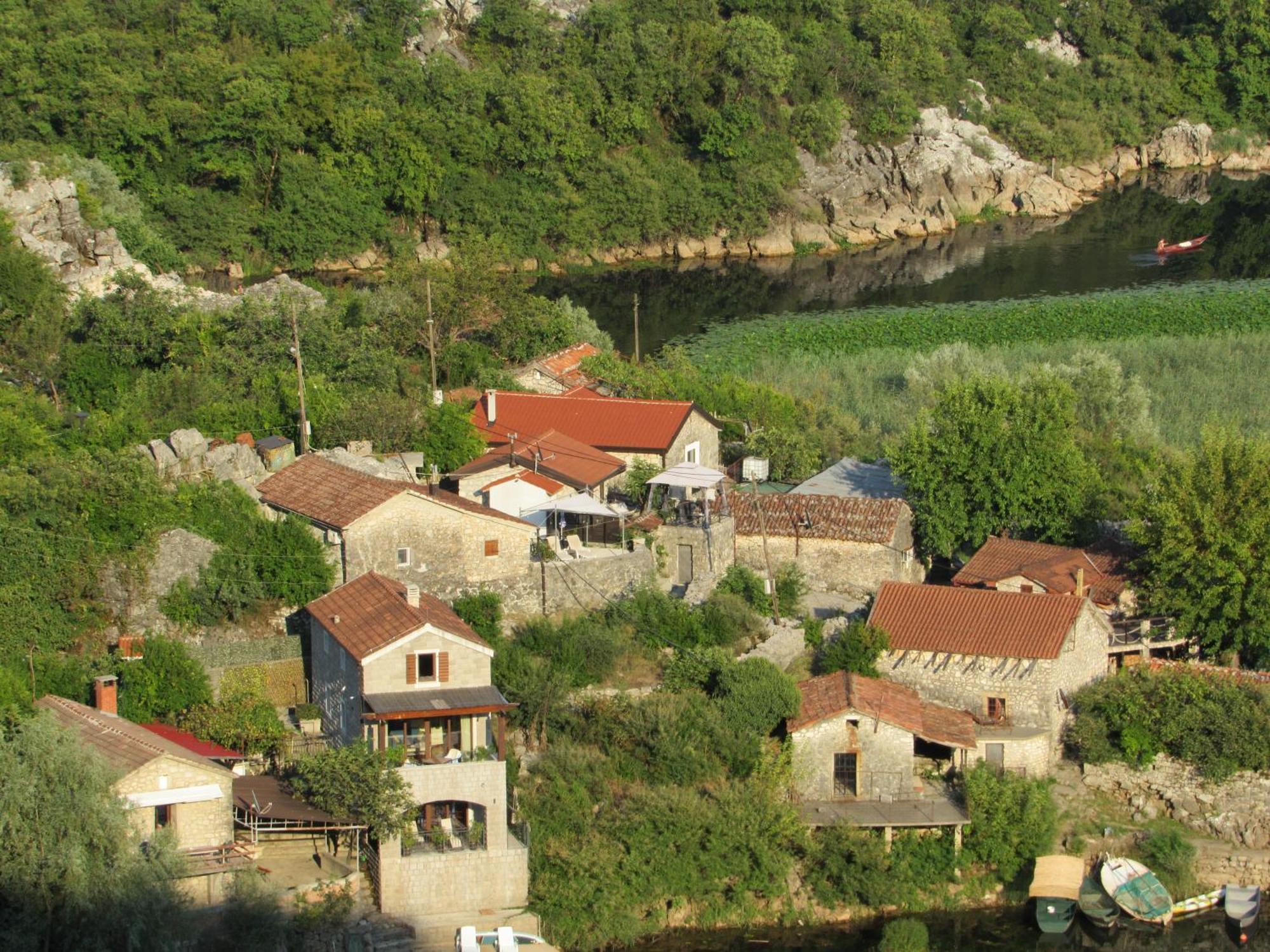 Villa Feel The Karuch à Cetinje Extérieur photo